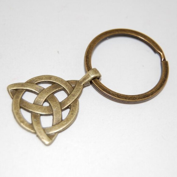 Trinity Keychain,Trinity Knot Keyring,Celtic Knot Keychain - Picture 2 of 2